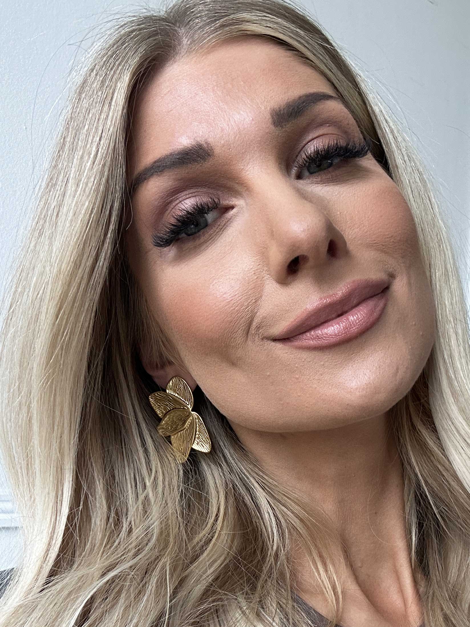 Eleanor - Guld blommörhängen